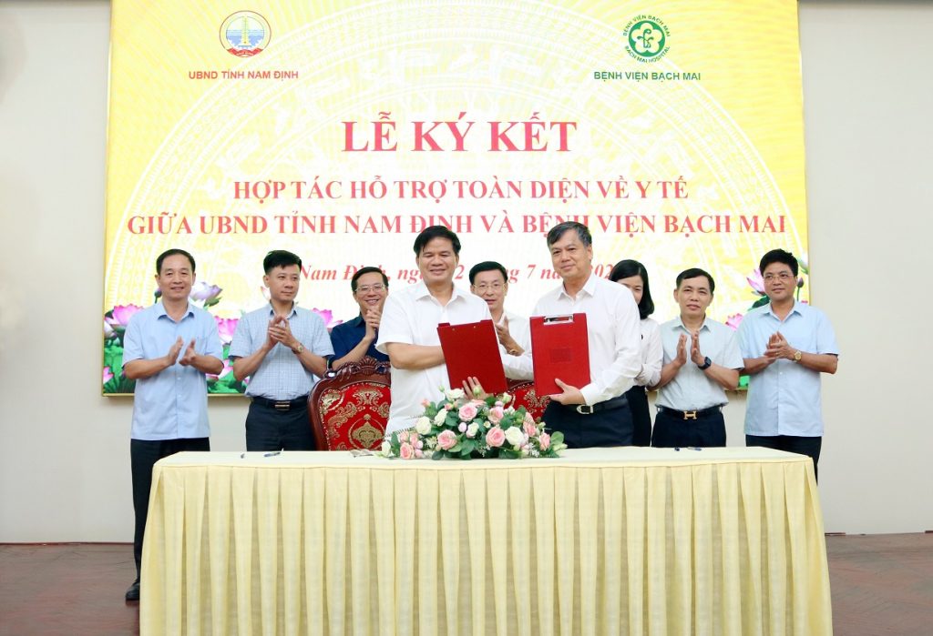 Bệnh viện Bạch Mai hợp tác hỗ trợ toàn diện về y tế cho tỉnh Nam Định
