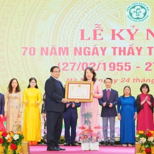 PGS.TS Nguyễn Thị Thu Hoài, Viện trưởng Viện Tim mạch, đã vinh dự được Thủ tướng Chính phủ trao tặng danh hiệu Thầy thuốc Ưu tú
